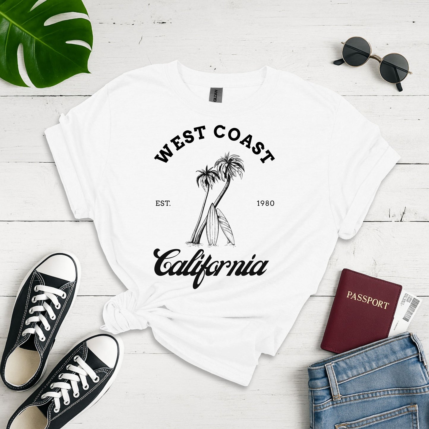 West Coast Vintage: California Coastal Design, Retro 1980 Graphic - Unisex Graphic Tee